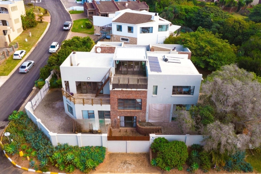 3 Bedroom Property for Sale in Wavecrest Eastern Cape